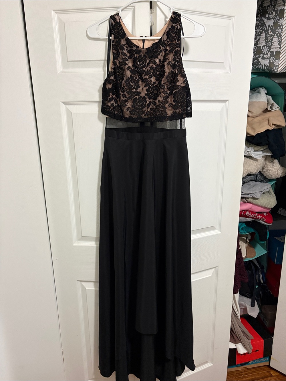 Elegant Black Lace-Overlay Maxi Dress - Sleeveless Two-Piece Look